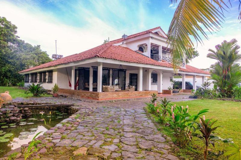 Doral House Villavicencio Bavaria Exteriör bild